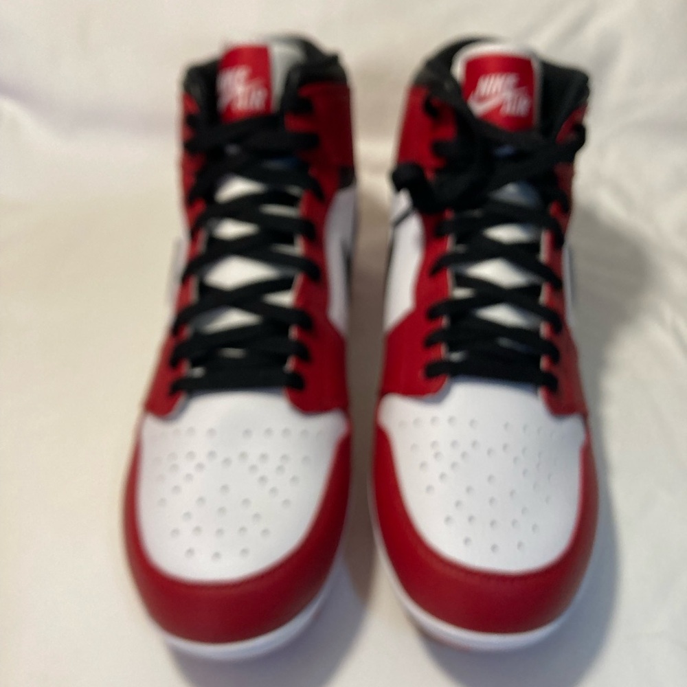 Jordan 1 Retro MCS “Chicago” Baseball Cleats